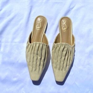 Sam Edelman ivory, beige flat heel mule 10M